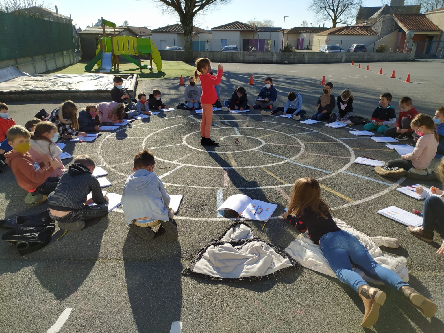 Classe dehors École de Saint Malo Du Bois